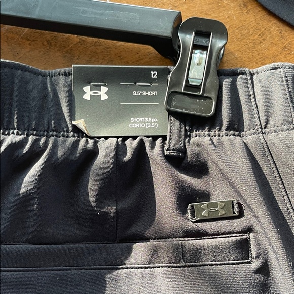 Under Armour Women's Links Shorty Shorts Black - 3.5” - Picture 8 of 9